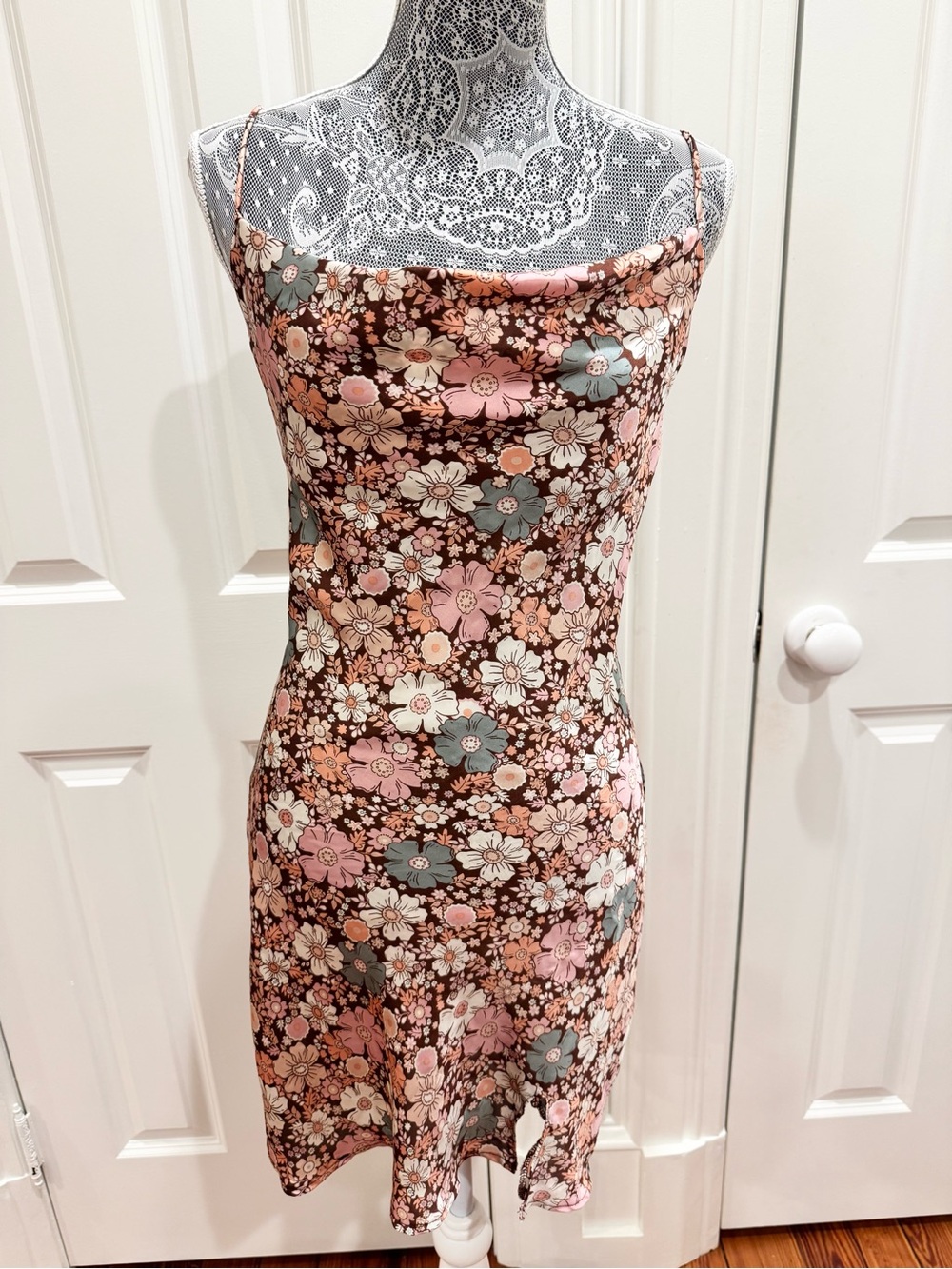 Rue21 Floral Slip Dress w/ Back Tie Sz. M 
Cowl Neck Coquette Festival Fairycore